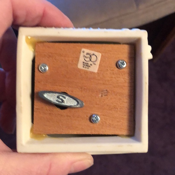 Vintage Dept. 56 Sno Babies Winter Tales Ceramic Figurine Music 🎶 Box - Picture 16 of 17